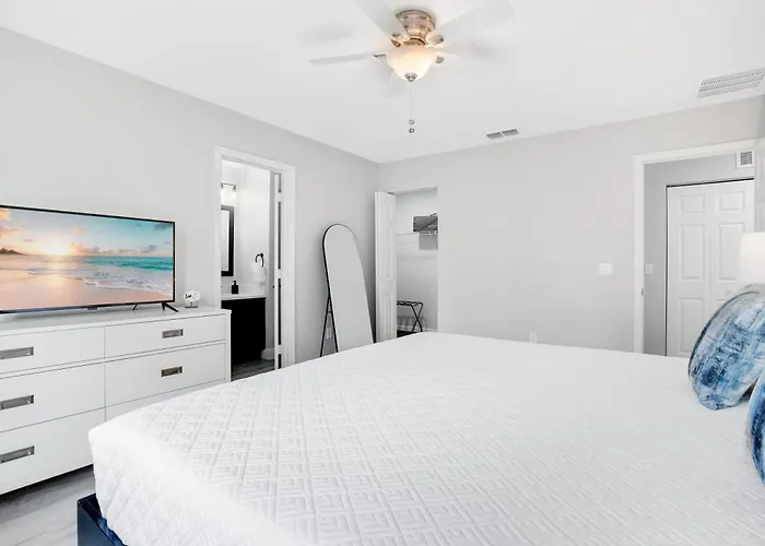 Stylish Villa Near Disney & Universal