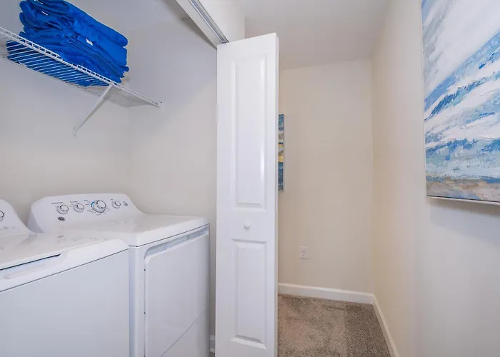 Stunning Townhouses 5 Minutes Away Disney!