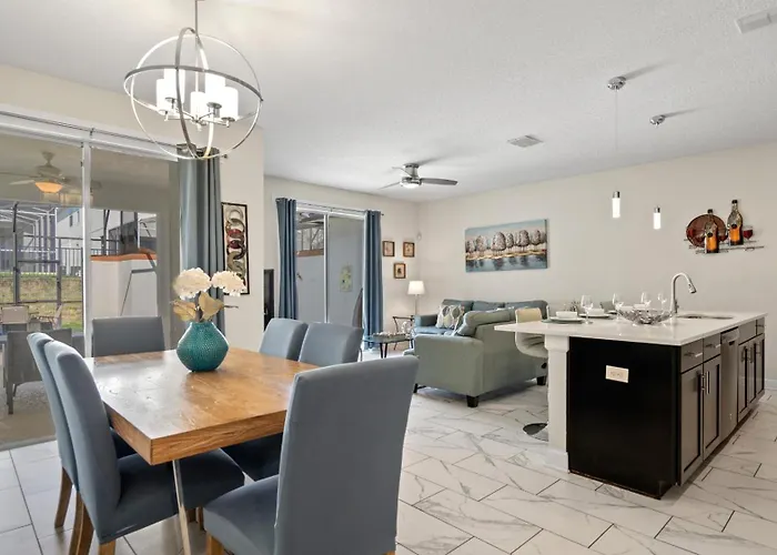 Luxury Townhouses 4 And 5 Bedrooms 18 Minutes Away From Disney!